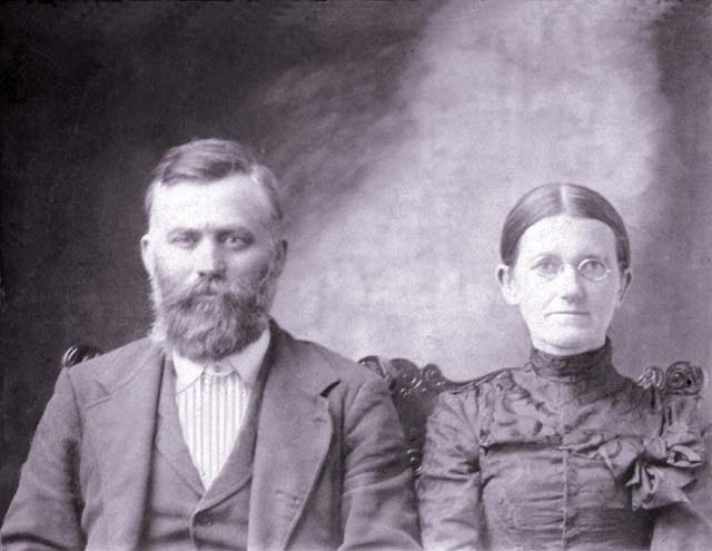 ggrand.restored2.JPG (36295 bytes)